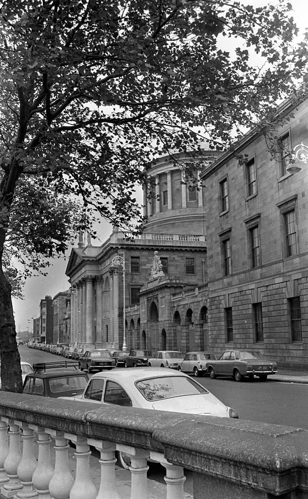 #58 The Four Courts, Dublin, 1971