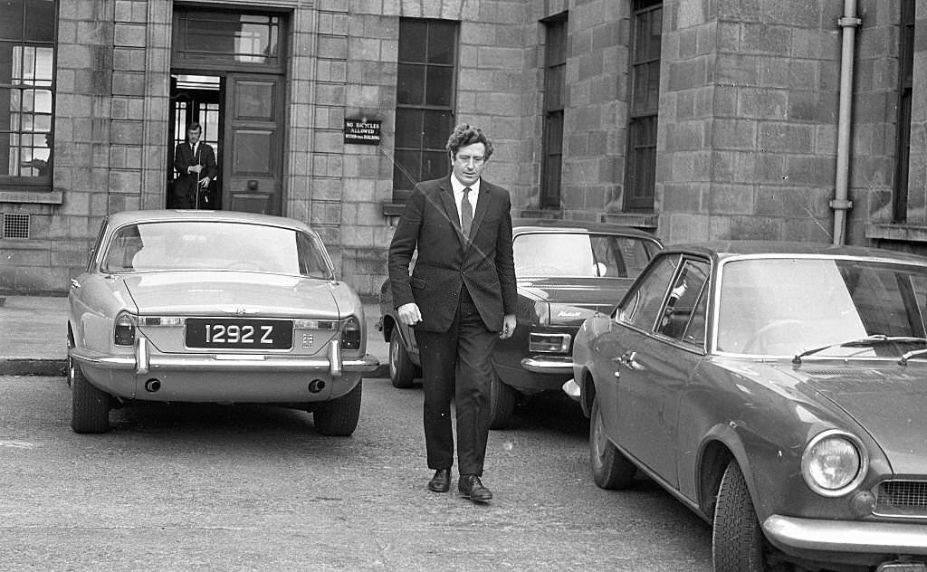 #67 Garreth FitzGerald at the Supreme Court, May 1971,