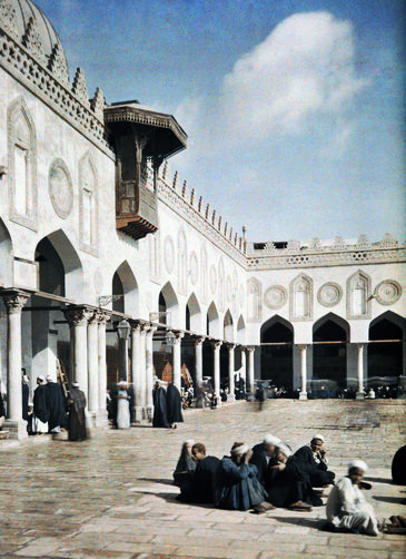 #38 Students sitting in the courtyard of the Mosque of el Azhar.