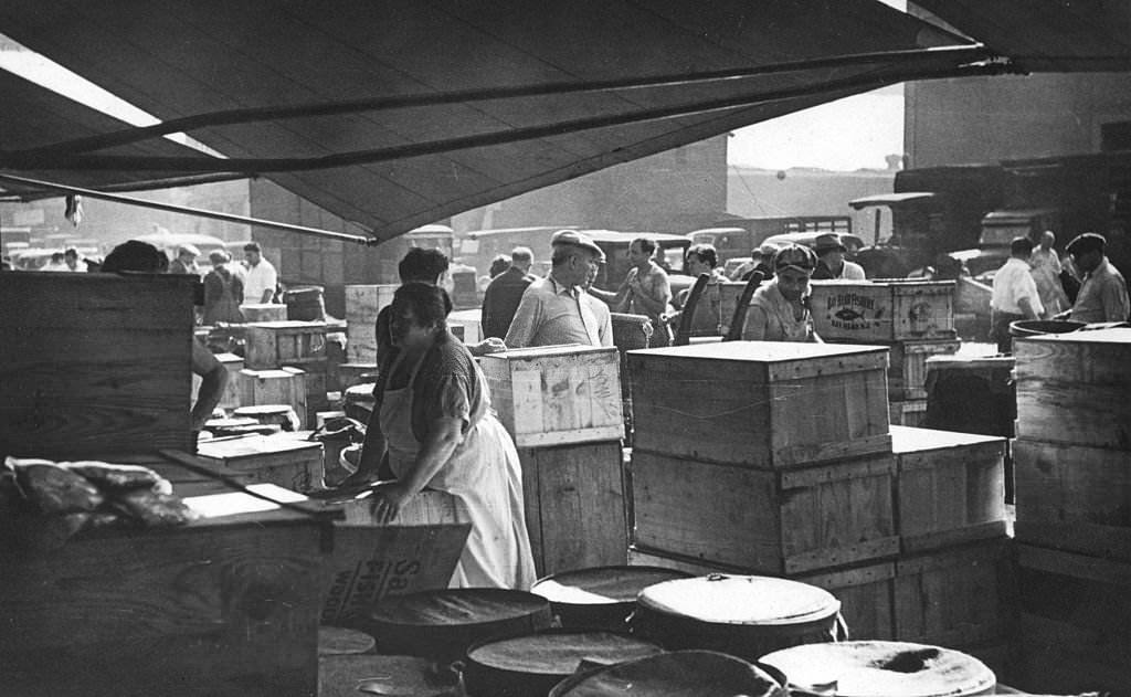 #111 A glimpse of the Fulton Fish Market, located in the Bronx, 1940s