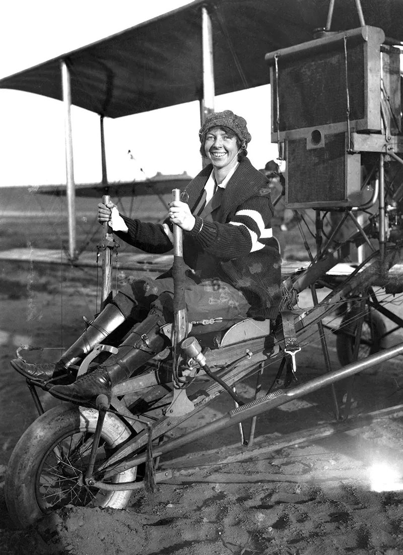 #4 American Ruth Law (1887-1970). In 1915, Law looped the loop twice for the crowd at Daytona Beach, Florida, 1914.