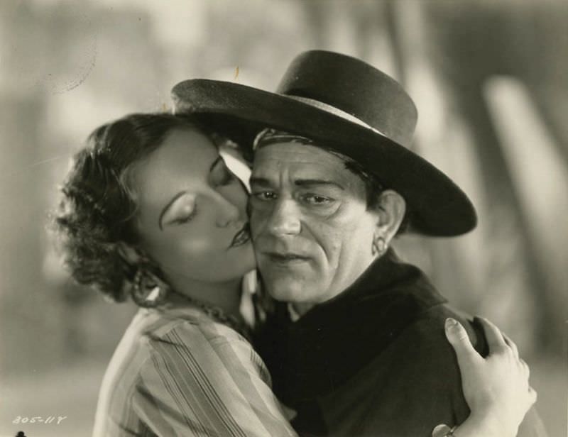 Gorgeous Photos of Beautiful Joan Crawford during the filming of &;The Unknown (1927) Movies &; TV