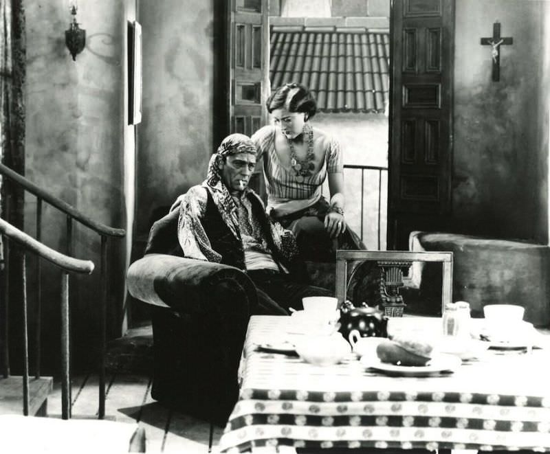 Gorgeous Photos of Beautiful Joan Crawford during the filming of &;The Unknown (1927) Movies &; TV