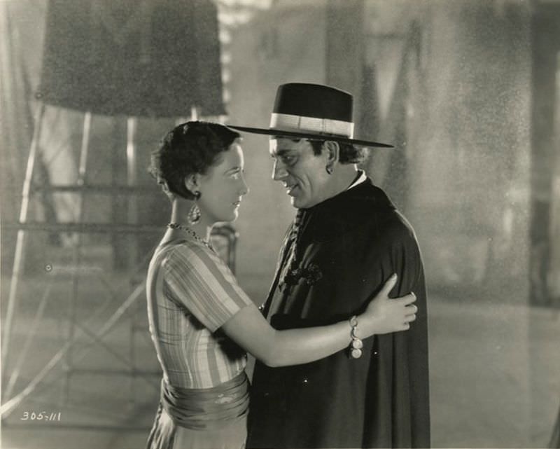 Gorgeous Photos of Beautiful Joan Crawford during the filming of &;The Unknown (1927) Movies &; TV