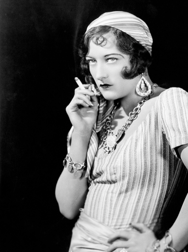 Gorgeous Photos of Beautiful Joan Crawford during the filming of &;The Unknown (1927) Movies &; TV
