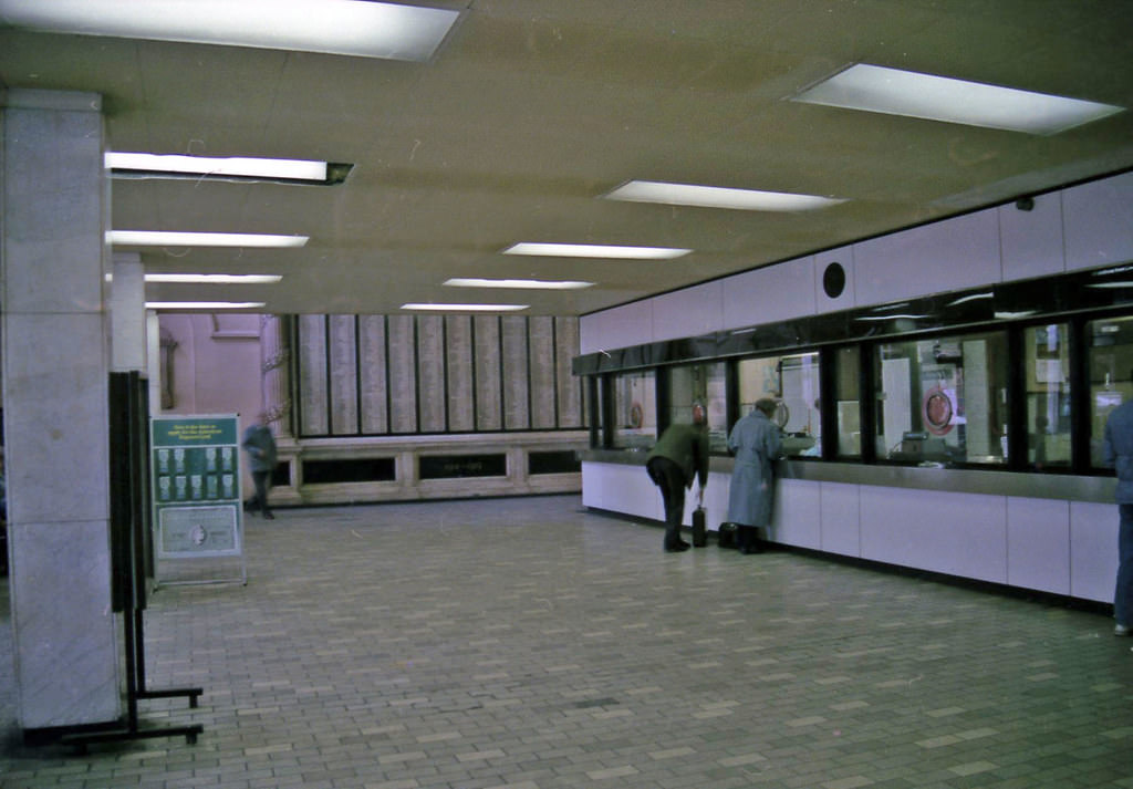 #28 Liverpool Street BR Station ticket office, 1987
