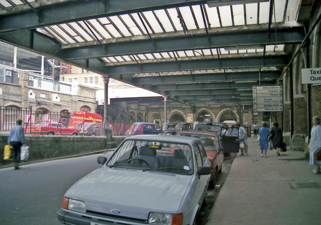 #31 Liverpool St BR Station taxi rank, 1987.