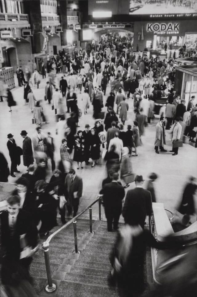 #21 Commuters at Grand Central Terminal, New York, 1961.