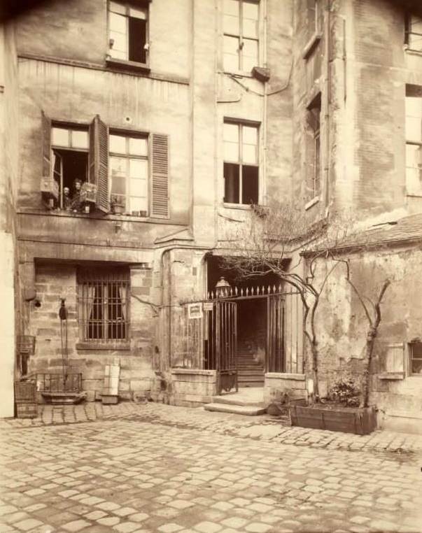 #12 Cour de Rouen – boulevard St. Germain, circa 1900.