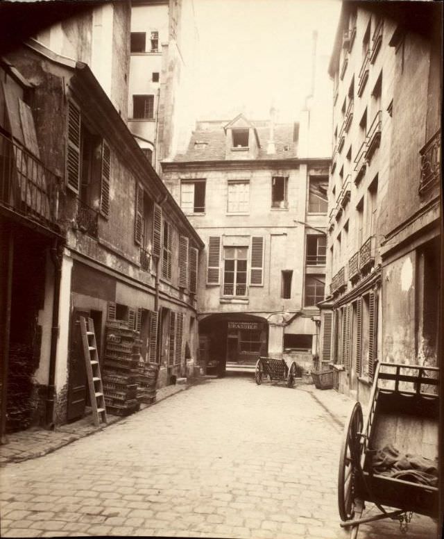 #28 Cour 15 Rue Tiquetonne, 1907.