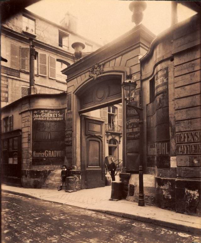 #45 Hotel de Montmorency – 5 rue de Montmorency, 1908.