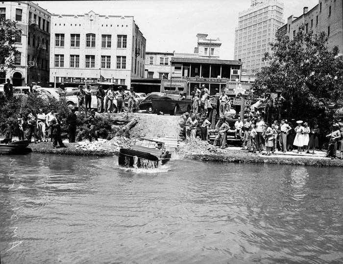 #4 Amphibious jeep entering San Antonio River between St. Mary’s and Navarro Streets, 1943