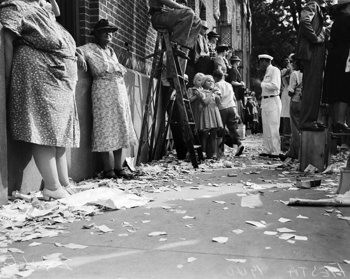 #108 Crowds watching the 1940 Battle of Flowers Parade, 1940
