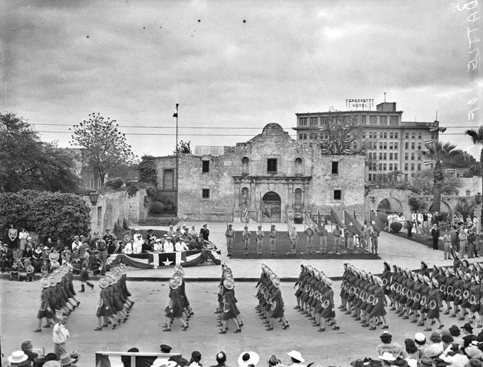 #114 Battle of Flowers Parade with Jefferson Lassos passing before the Alamo,1941
