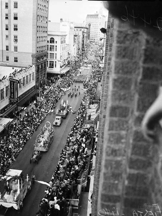 #210 Battle of Flowers Parade – Parade participants on Houston Street, 1940