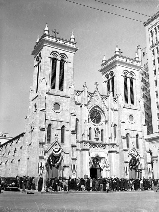 #3 Crowd at San Fernando Cathedral during installation of Archbishop Lucey, 1941