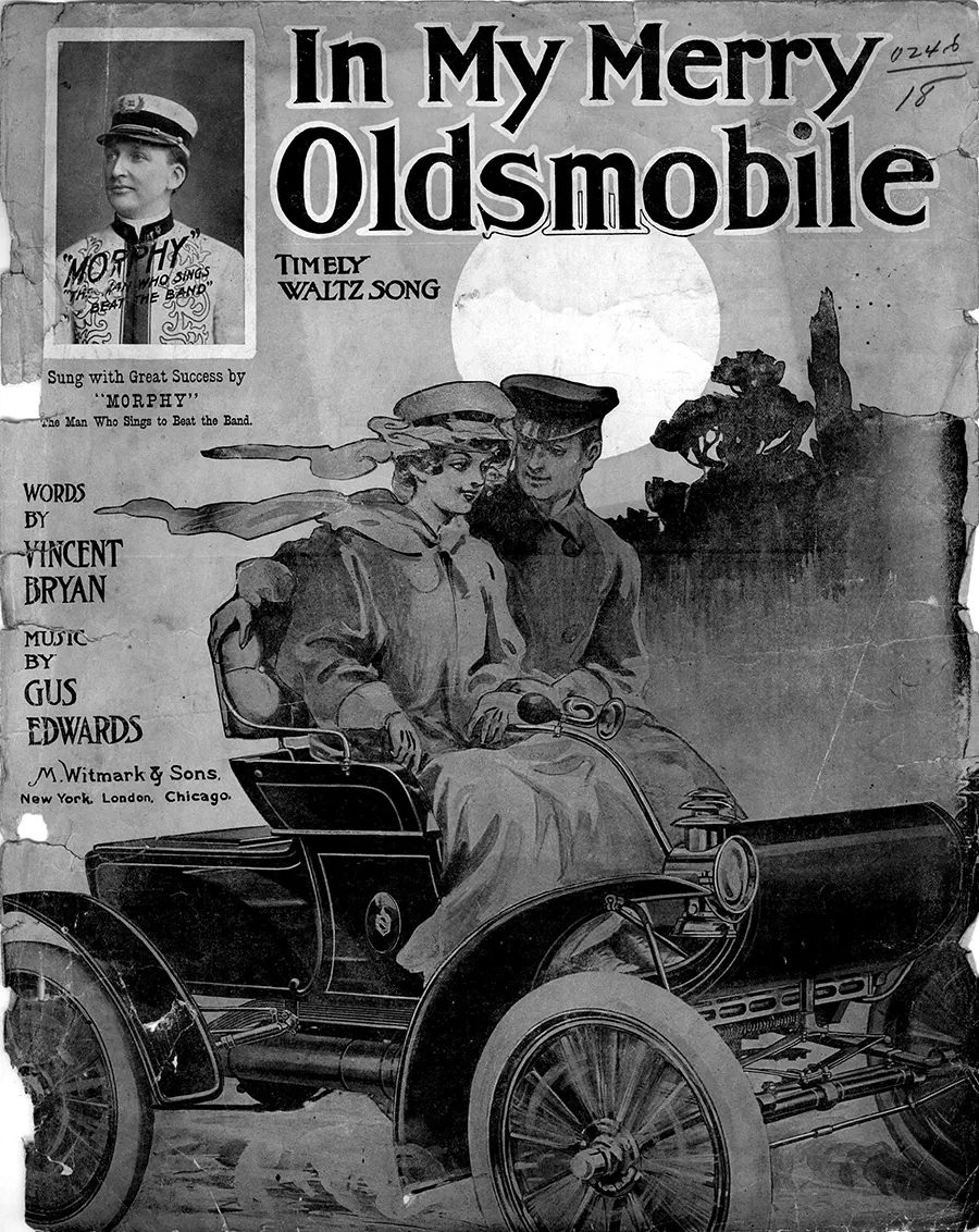 The Early Automobilist Fashion: What Drivers Wore in the early 1900s While Driving Roofless Cars Ve