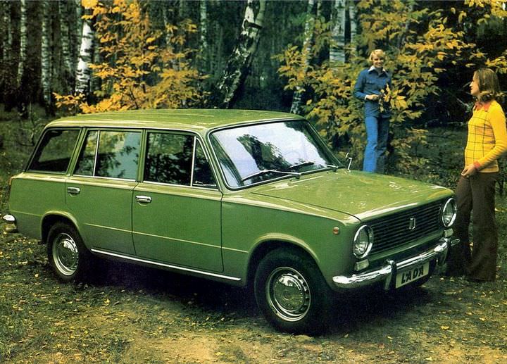Stunning Vintage Advertisements of Soviet Cars from the 1970s and 1980s Vehicles &; Transportation