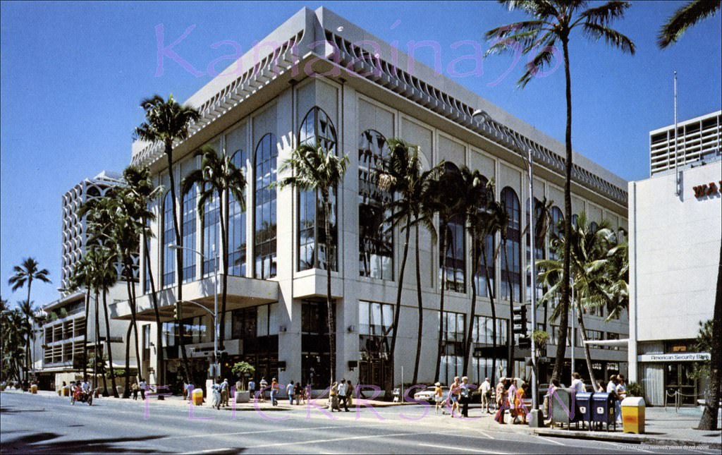 #38 Opened 1977 by developer William K. H. Mau (c1913-2011) on the site of the old Tropics (later Royal Lanai) restaurant at the mauka-ewa corner of Kalakaua Avenue at Seaside, 1971.