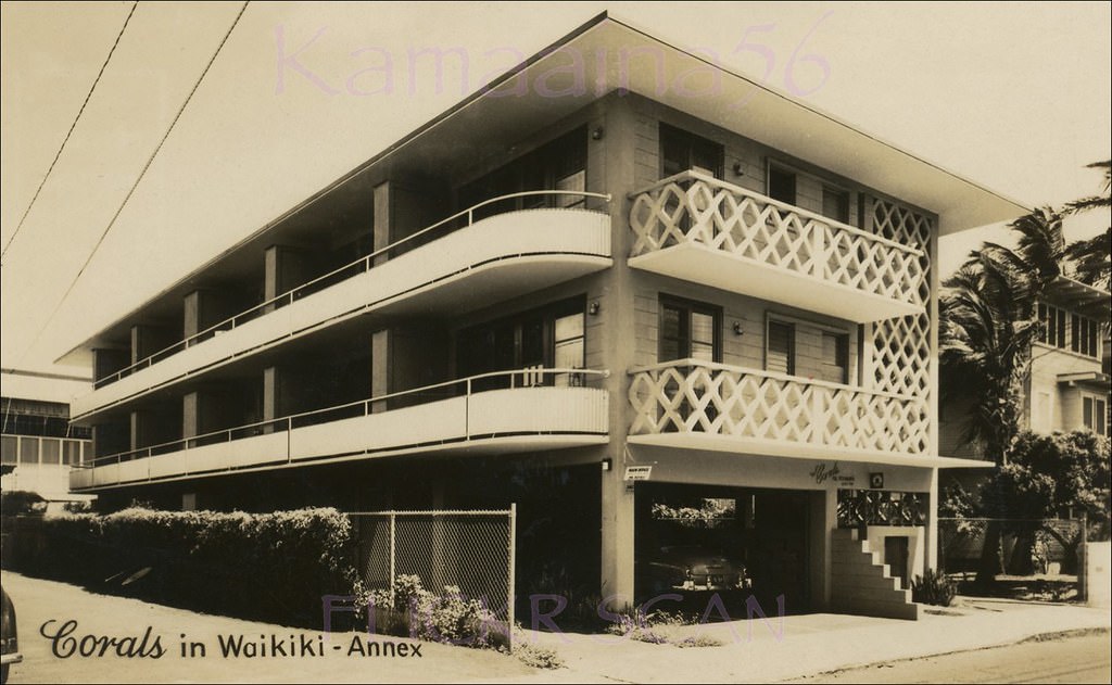 #198 The Corals apartment building on the ewa side of Kaiulani Avenue at Tusitala, just makai of Ala Wai in what came to be known as the “Waikiki Jungle”, 1959