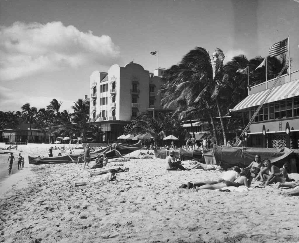 #58 Outrigger Waikiki on the Beach, a club and hotel in Honolulu, 1940