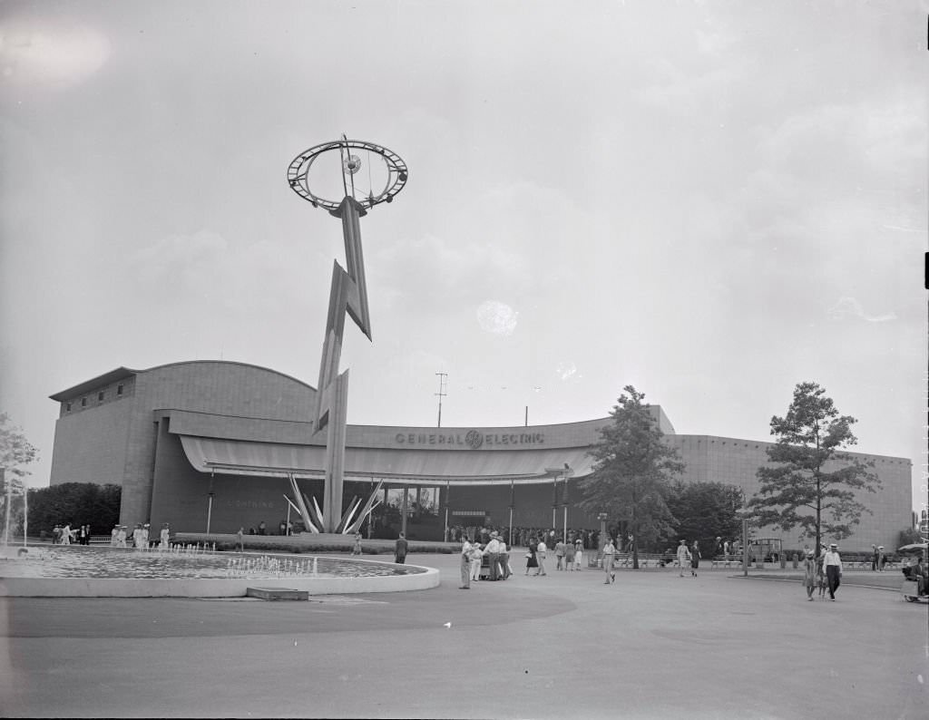 #104 Exterior view of the General Electric Exhibit at the World’s Fair.