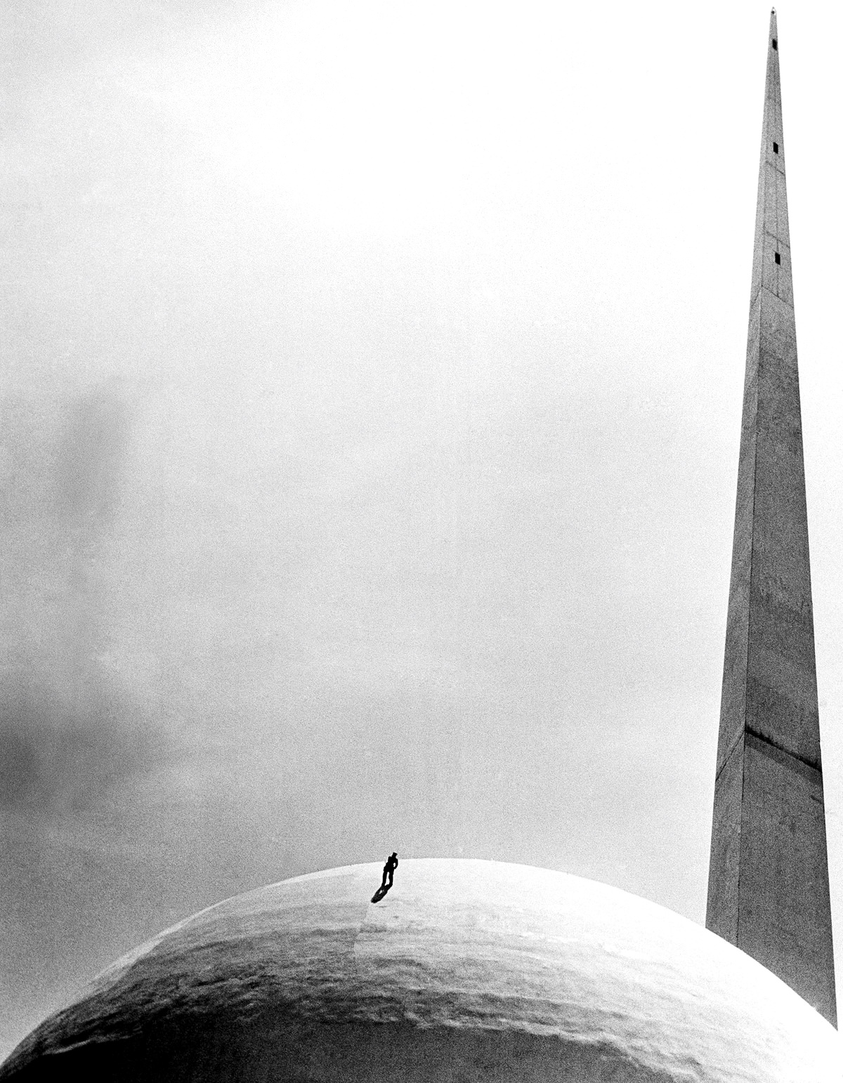 #4 A workman at New York World’s Fair repaints the famed Perisphere, on June 6, 1939.