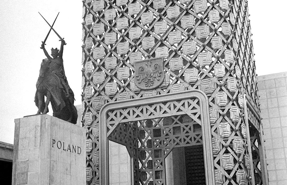 #28 Poland’s pavilion at the New York World’s Fair.