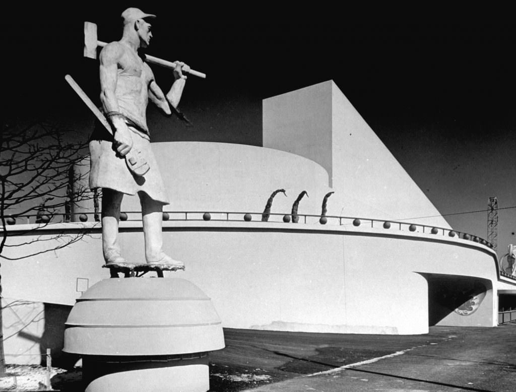 #44 Scene in Queens, New York, before the April 30, 1939, grand opening of the World’s Fair.