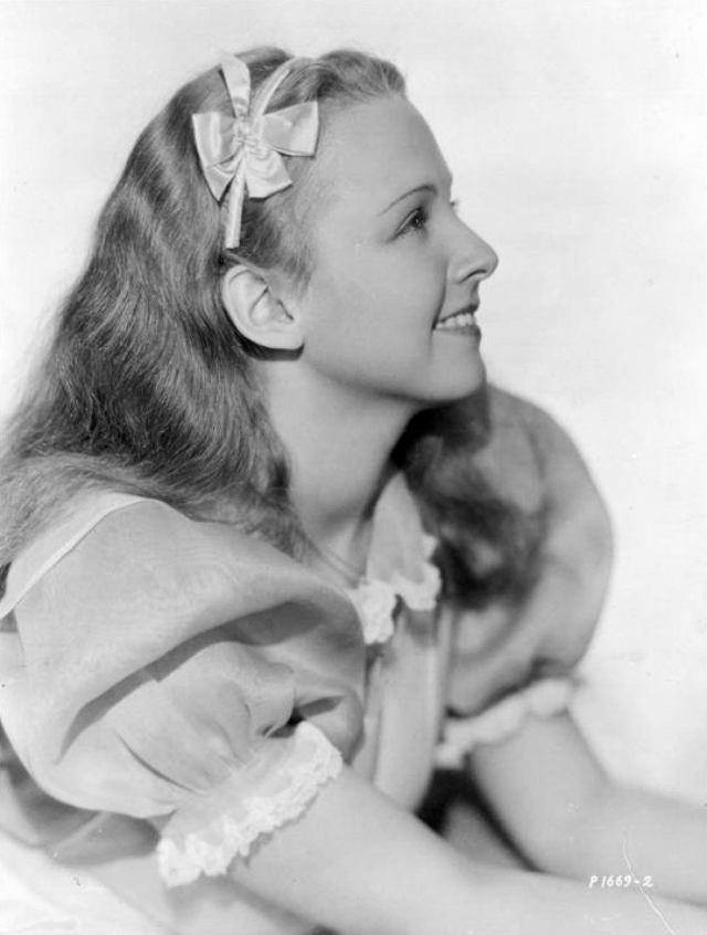 Gorgeous Photos of Charlotte Henry from the Filming of &;Alice in Wonderland (1933)&; Movies