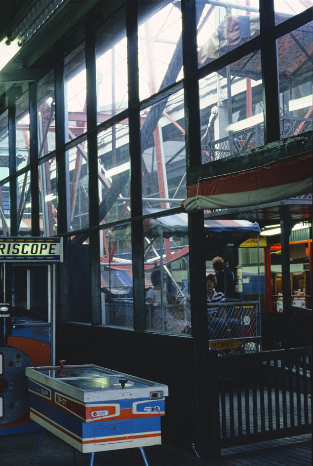 #12 Ferris wheel, Asbury Park, New Jersey, 1978