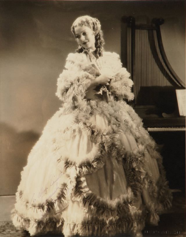 #27 Loretta Young, 1936