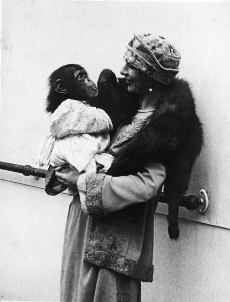 #28 Fanny Brice with a chimpanzee, 1930s
