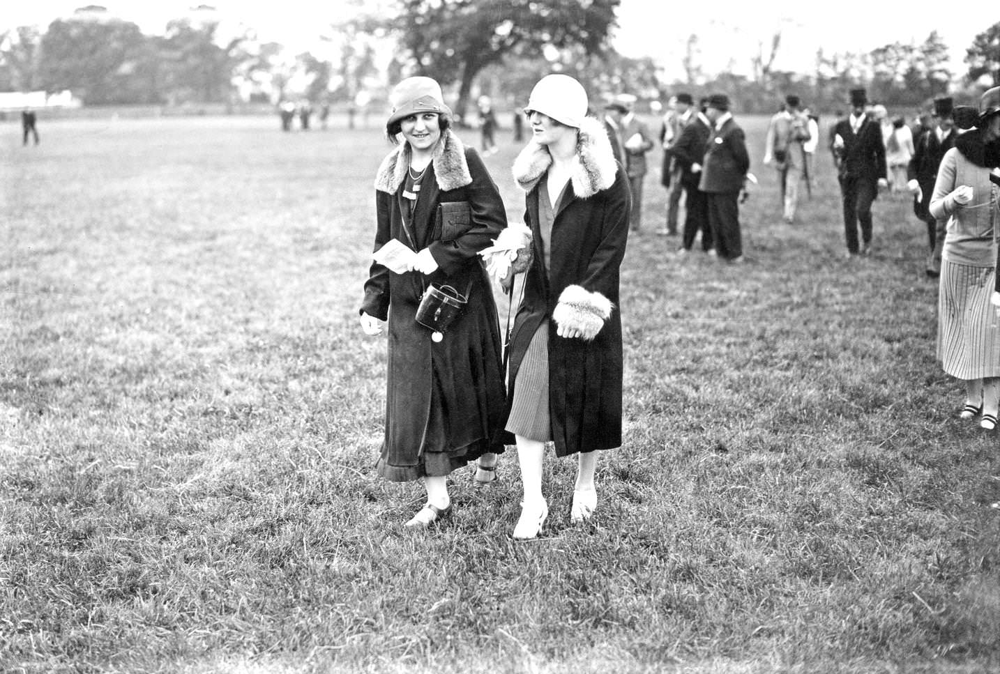 #173 The Daly sisters in the paddock at Epsom Downs Racecourse, Surrey, 26th May 1925.