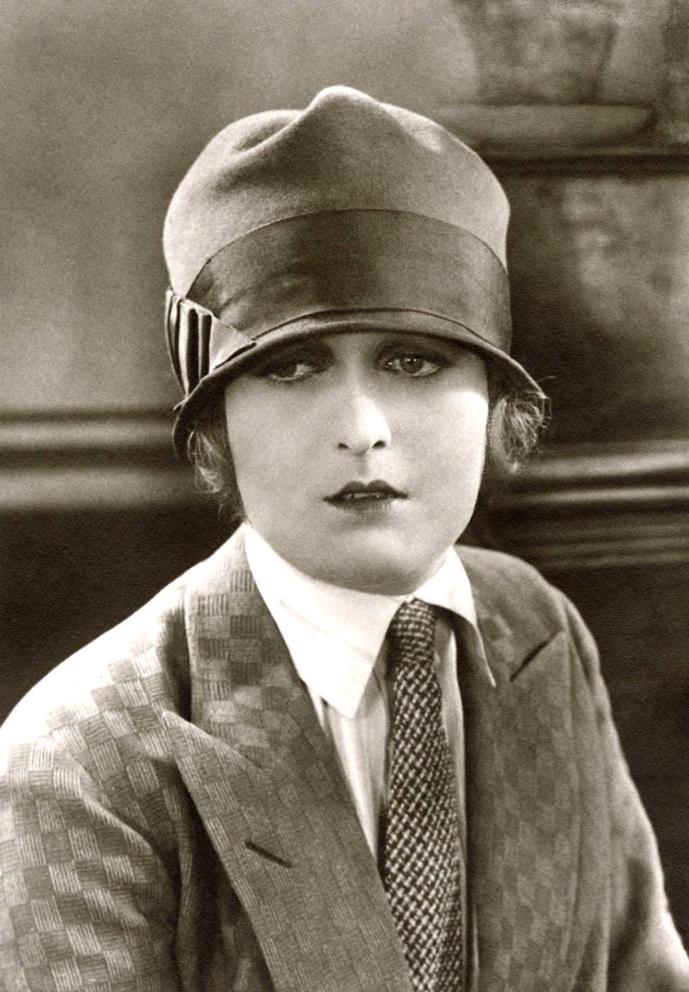 #95 A Lee Parry in cloche hat, the German film actress of the silent era who made 48 films in two decades, 1925.