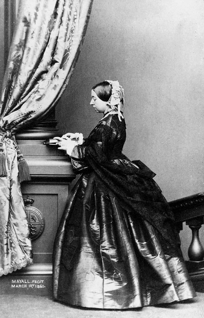 #38 Carte-de-visite by Mayall of Queen Victoria (1819-1867) in crinolines, 1861