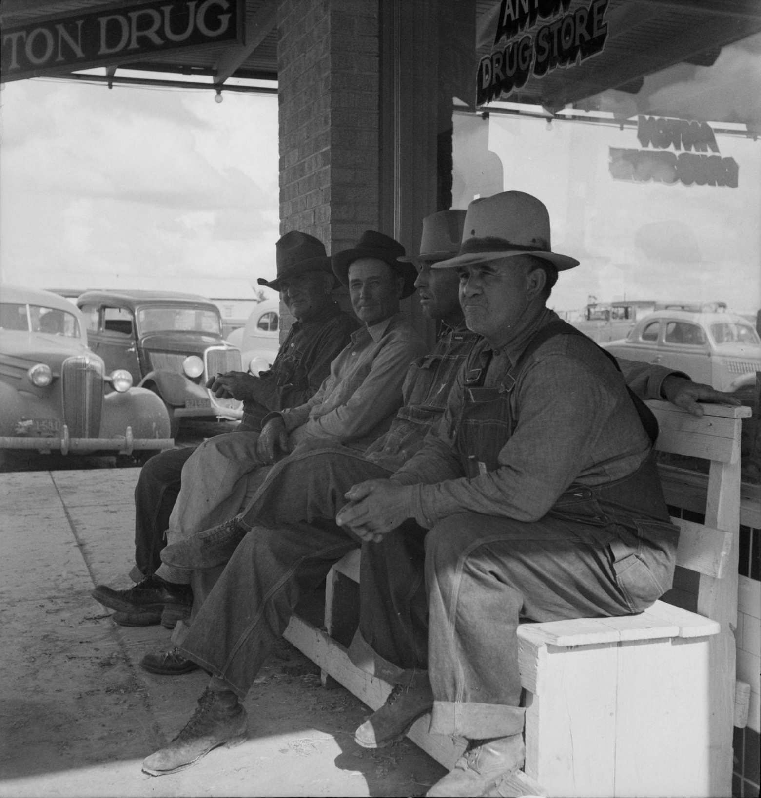 #20 Dust bowl farmers of west Texas in town, 1932