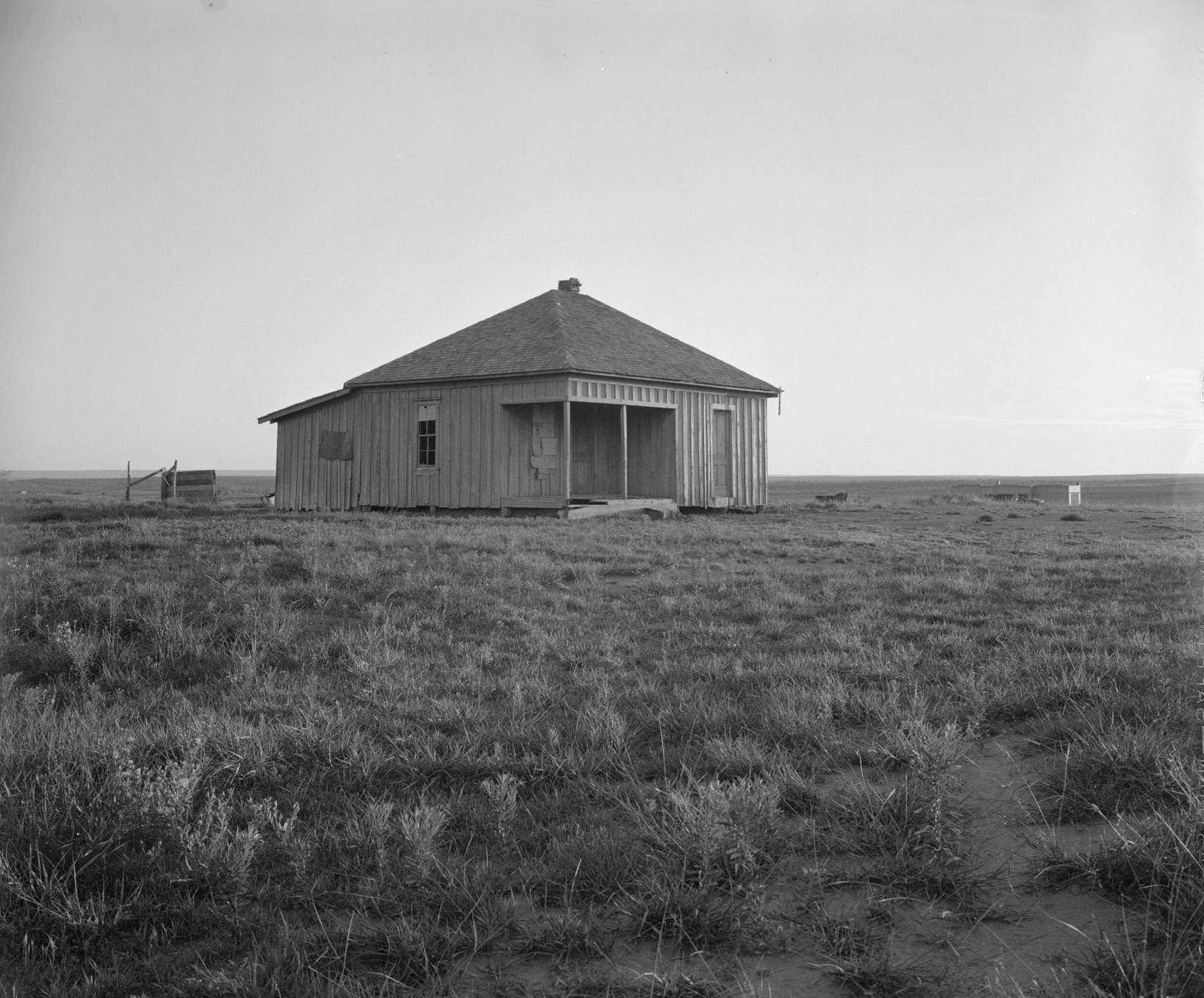 #30 Abandoned house and land, Hall County, Texas. There were formerly twelve families employed on this land, now there are none, 1930s