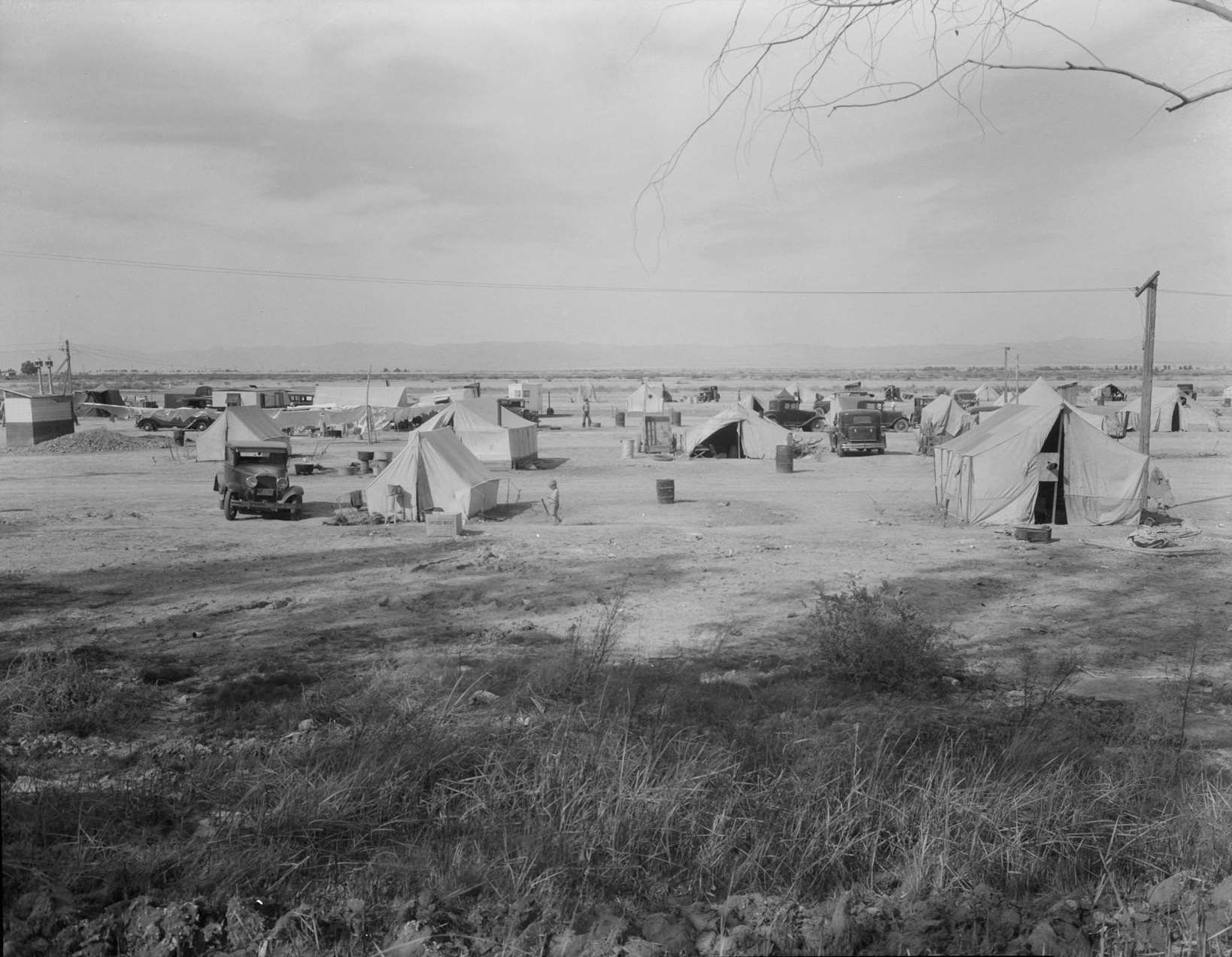 #7 Auto camp north of Calipatria, California, 1935