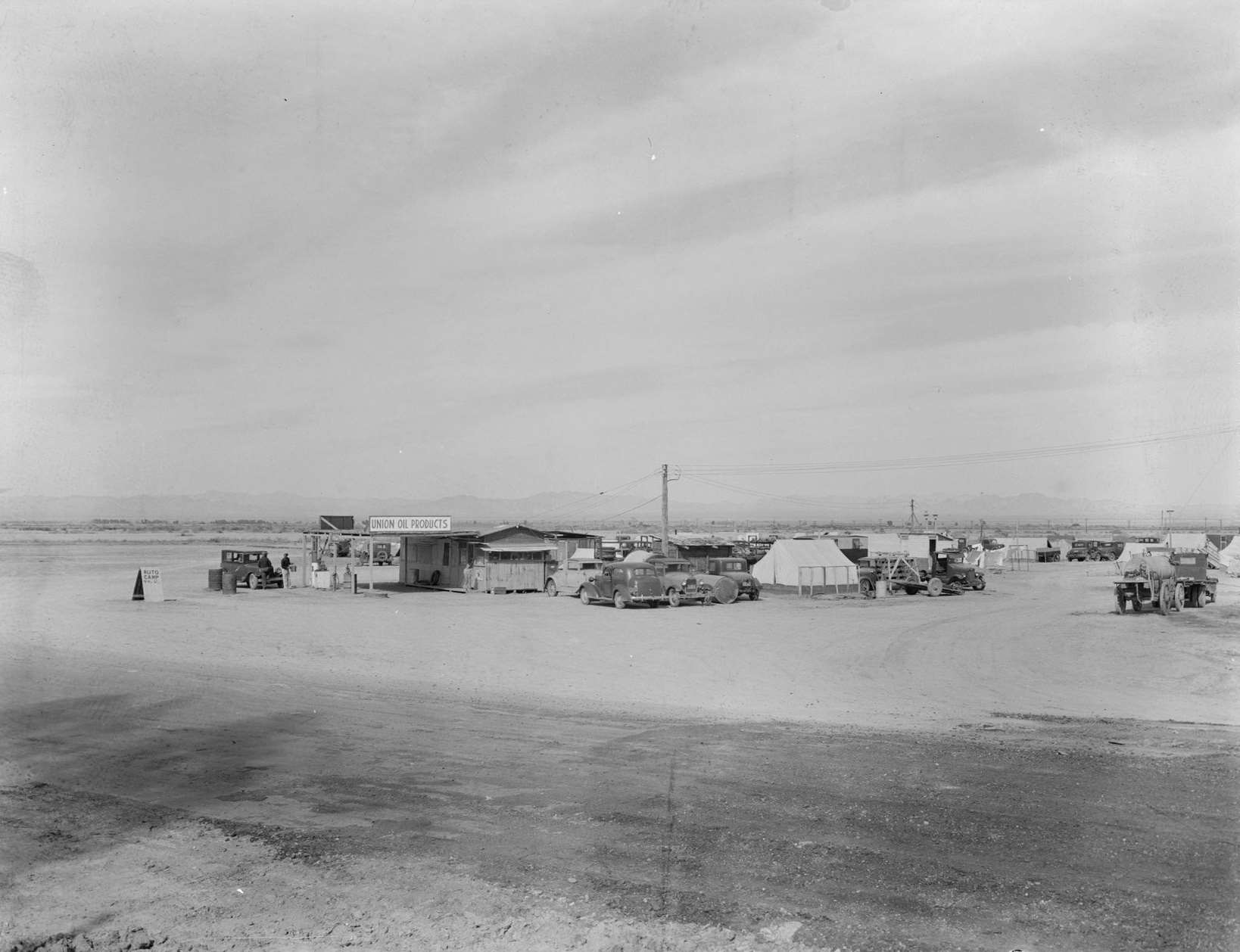 #9 Auto camp north of Calipatria, California, 1933