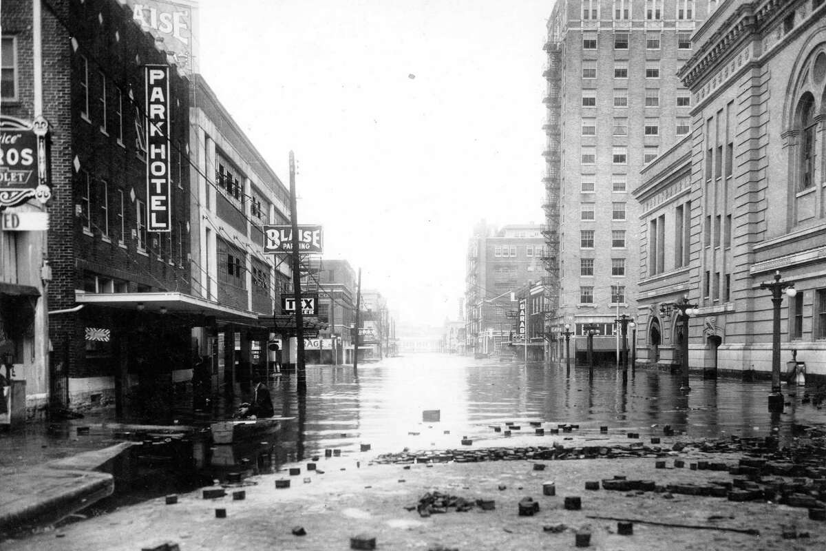 #16 Looking north on Louisiana toward Texas Avenue, December 1935.