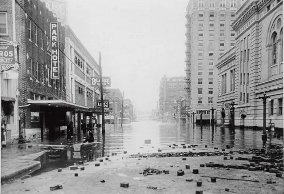 #25 Houston’s bayous rose 52 feet above normal levels following heavy rains that lasted from December 6–9, 1935.