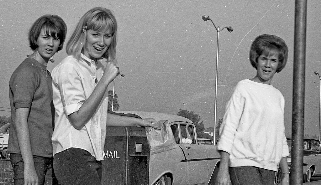 #4 Fresno State College girls, 1966