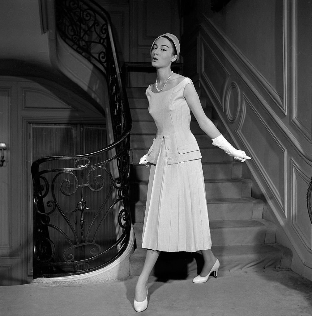 #54 Presentation of the collection of Jacques Fath in Paris, 1954