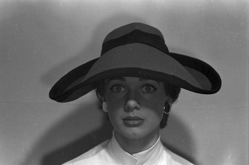 #84 Caps of Spring, 1953