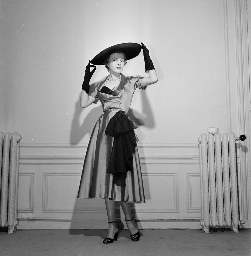#87 Fashion Collection of ‘couturiers Associes’ Spring 1951