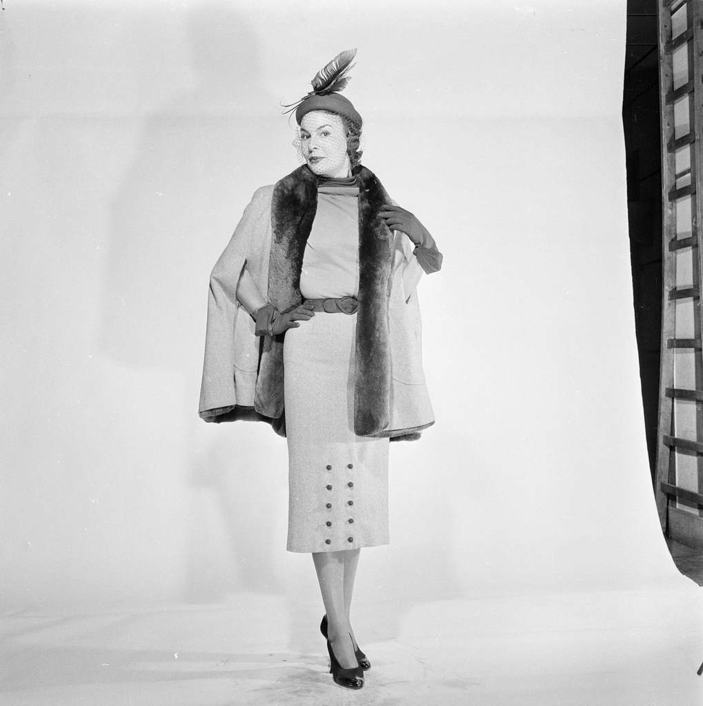 #93 Fashion Collection Of ‘couturiers Associes’ 1950