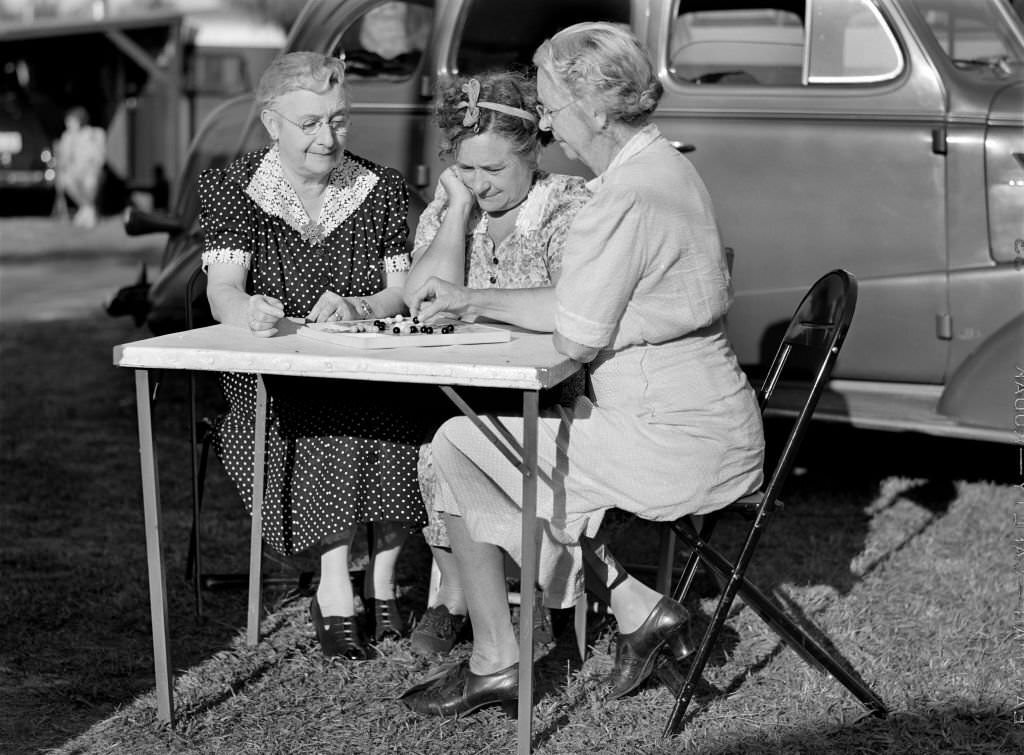 #107 Guests at Sarasota Trailer Park playing Chinese Checkers, Sarasota, Florida, January 1941