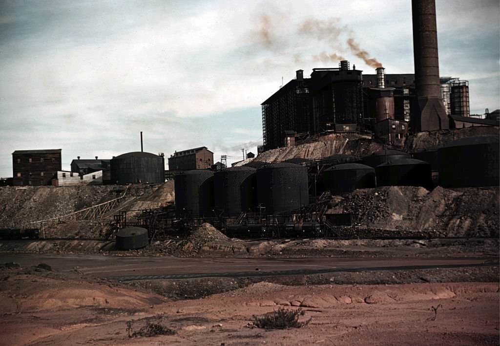 #21 View of a copper mining and sulfuric acid plant, located in Copperhill, Tennessee, September 1939.