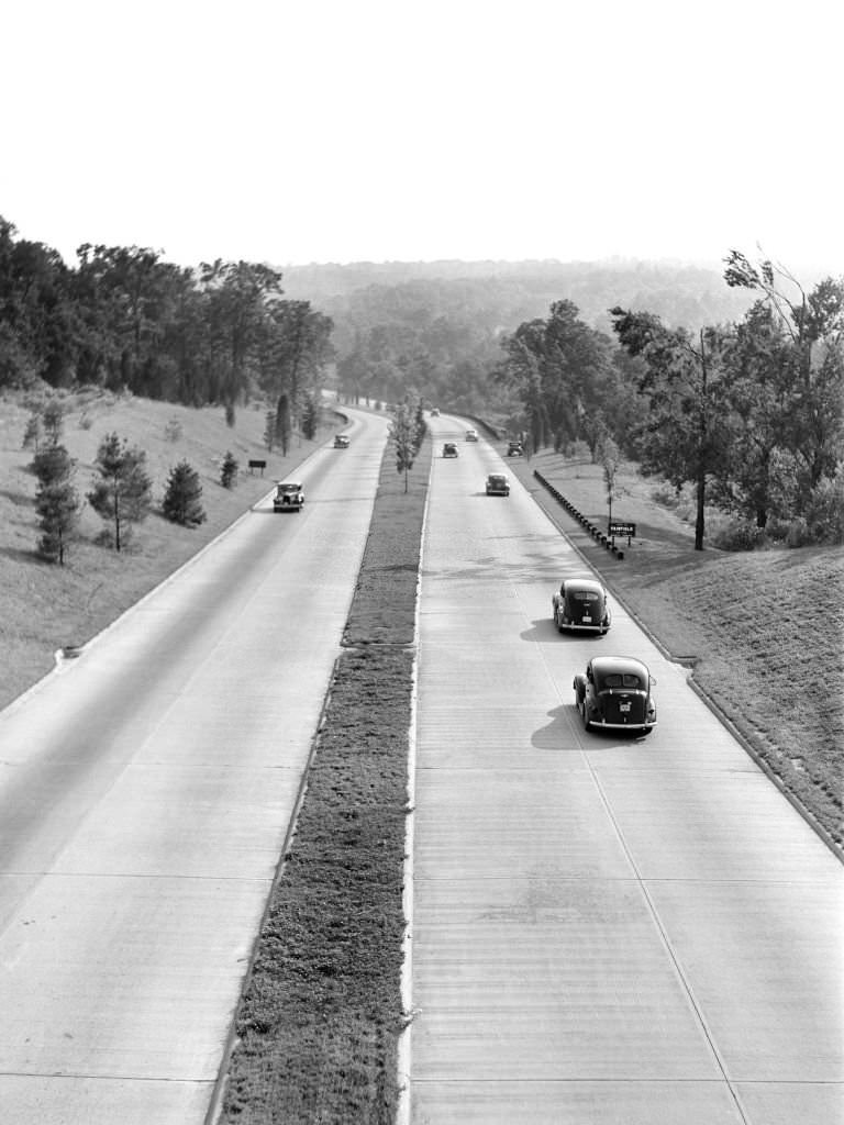 #211 Merritt Parkway to New Haven, Fairfield, Connecticut, 1941